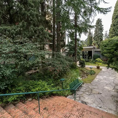 Monolocale Al Vittoriale Con Piscina Daire Gardone Riviera