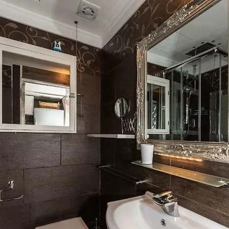 Monolocale Al Vittoriale Con Piscina Daire *